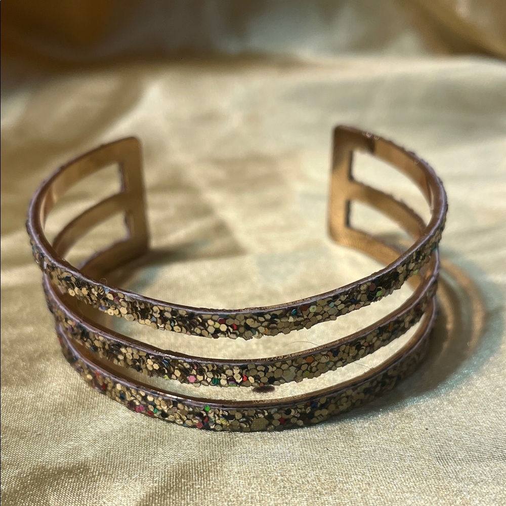 Free with Purchase 🎁Glitter Bracelet